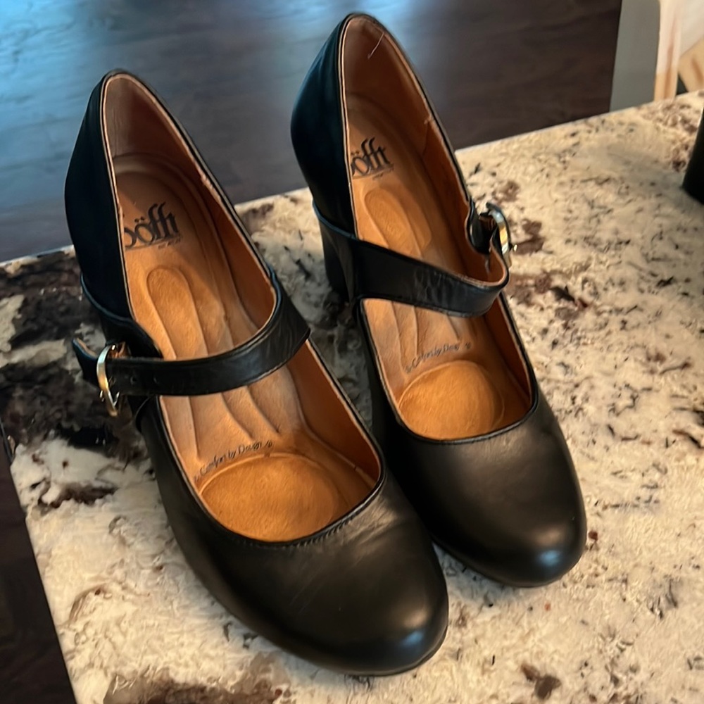 Gently worn Sofft!